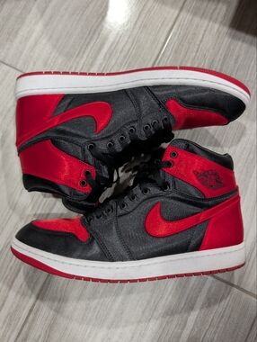 Nike Jordan 1 "Satin Bred" Sz 10.5 Mens